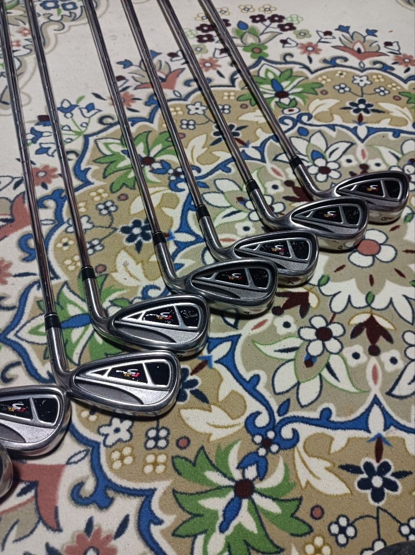 テ―ラーメイド アイアンセット8本プラス2本 初心者向けで出品しました。