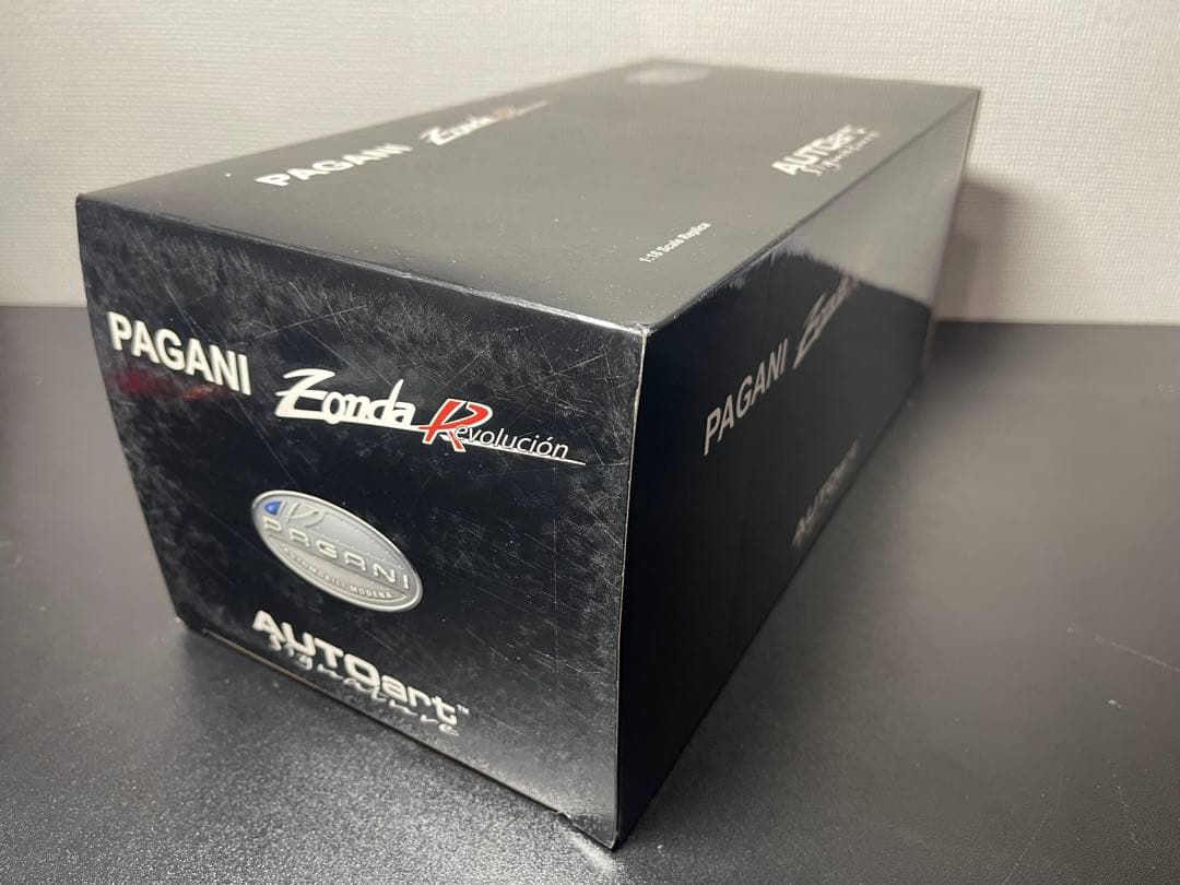 AUTOart(オートアート) 1/18パガーニ ゾンダ レボリューション