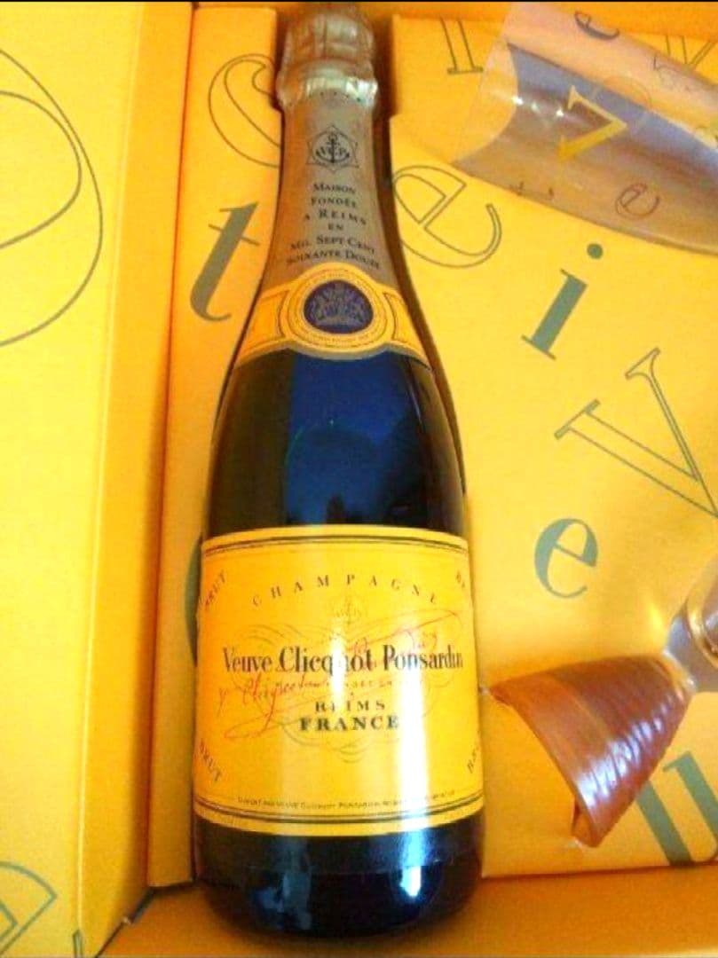 ヴーヴ・クリコ シャンパン グラス 2客付き　未使用品　記念日に