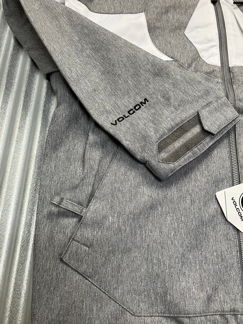 未使用　ボルコム　ヴォルコム　スノボウェア　ジャケット　メンズ　S　アウター