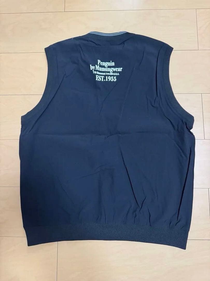 今季　Munsingwear ブラック Vネック ベスト Lサイズ　ペンギン