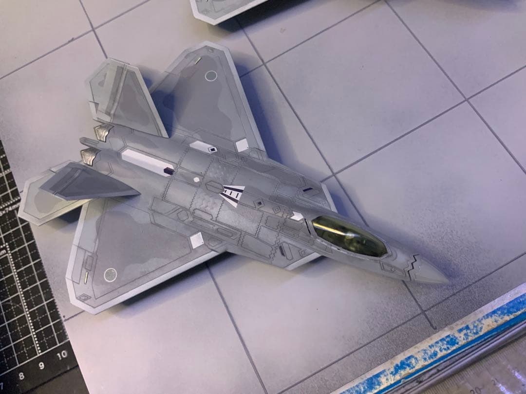 プラッツ製1/144スケールF22ラプター航空自衛隊仕様