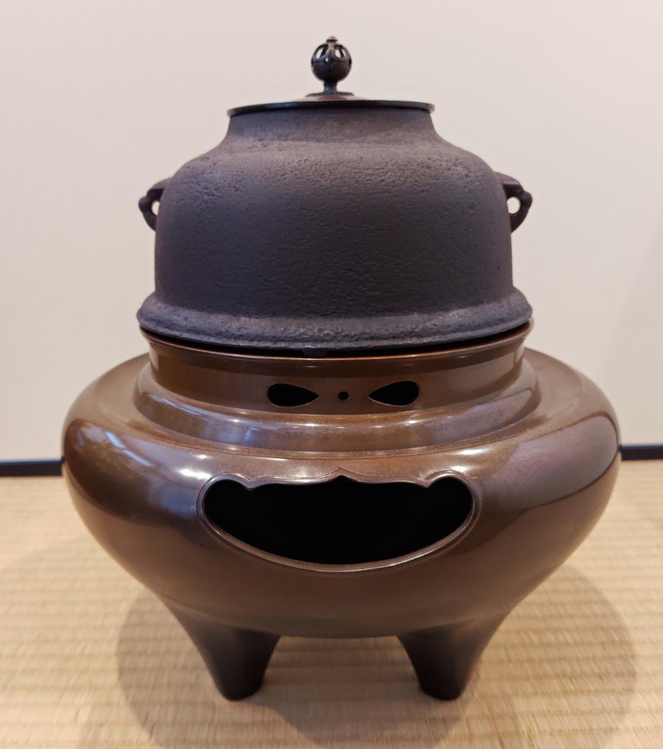 送料込【逢絢亭】茶道具 朝鮮風炉 唐銅 畠春斎釜添 風炉師 般若勘渓 共箱入り