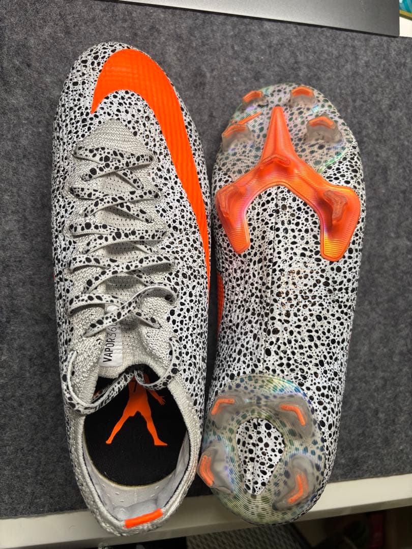 NIKEサッカースパイクマーキュリアルCR7 Safari