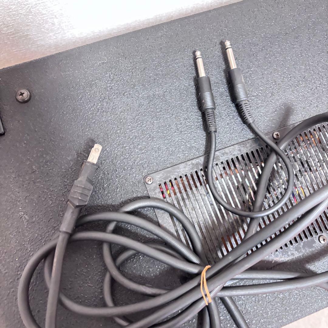 ヤマハ　B100Ⅲ ベースヘッドアンプ