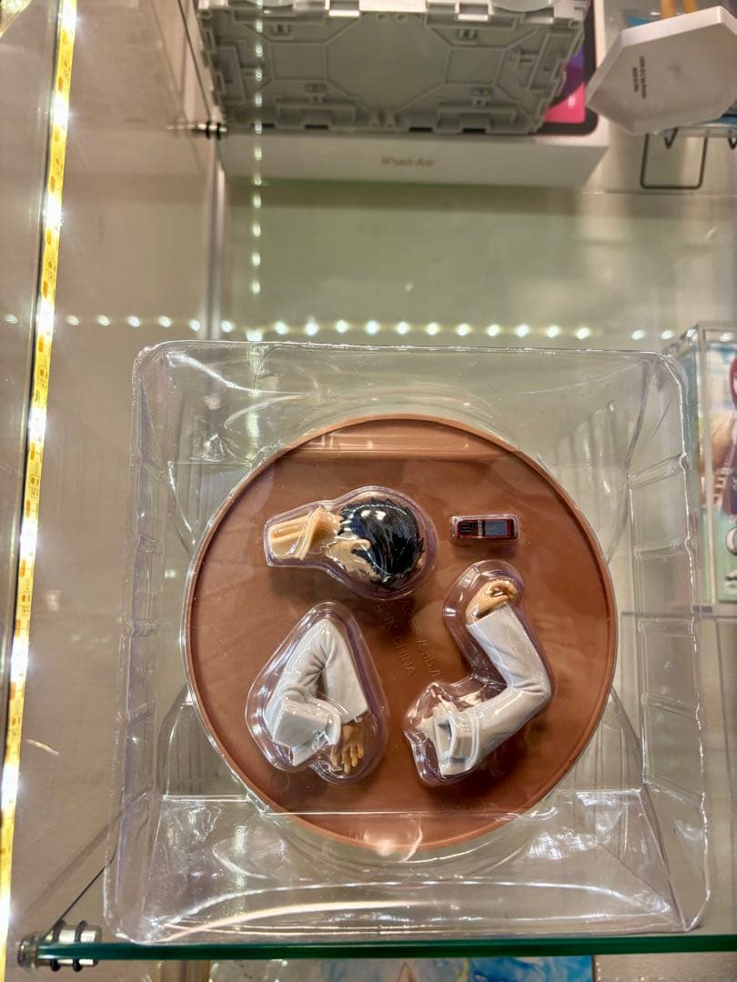 Steins;Gateシュタインズ・ゲ ート岡部倫太郎 1/8 完成品フィギュア