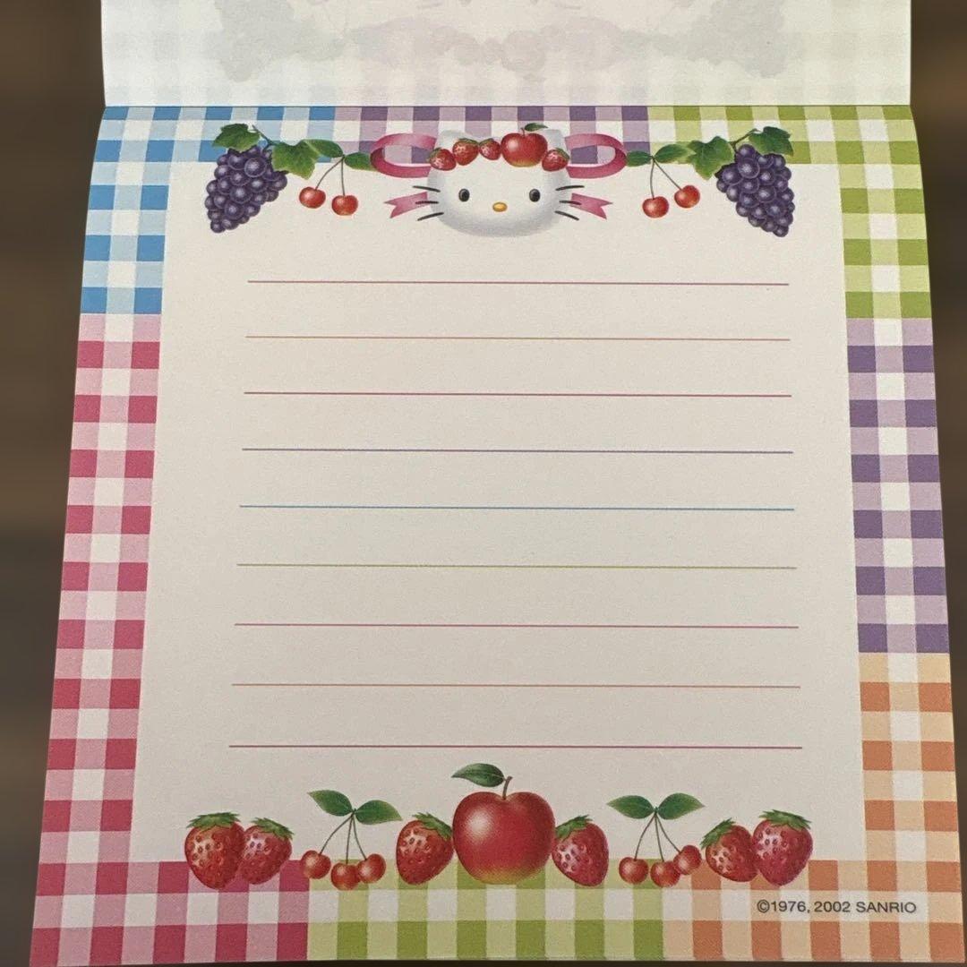 ❤*中様 新品♡サンリオ ハローキティ フルーツイチゴの香り付き スクエアメモ