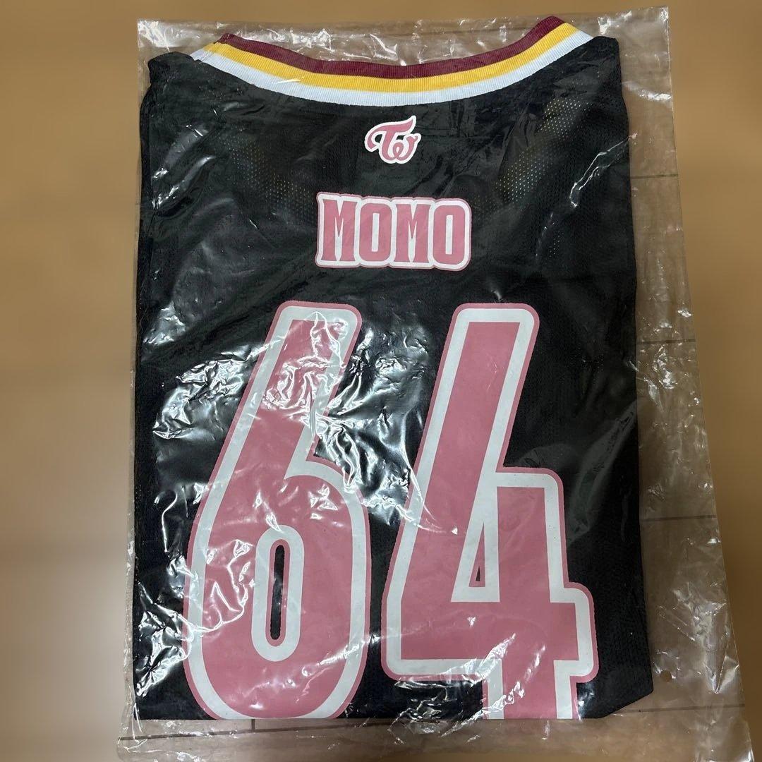 TWICE MOMO ユニフォーム