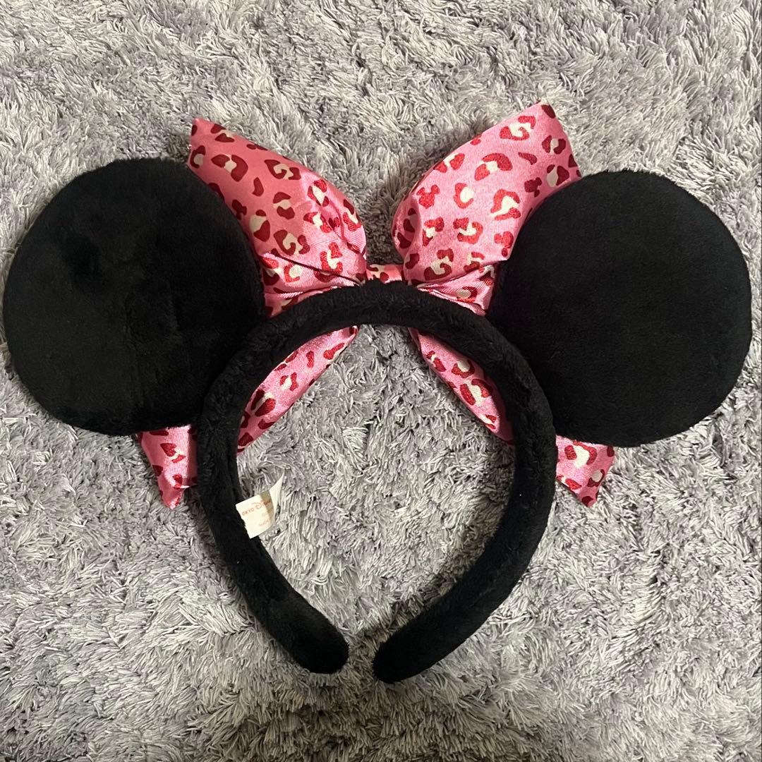 ディズニー　カチューシャ　ヒョウ柄　ピンク　ミニーちゃん　リボン