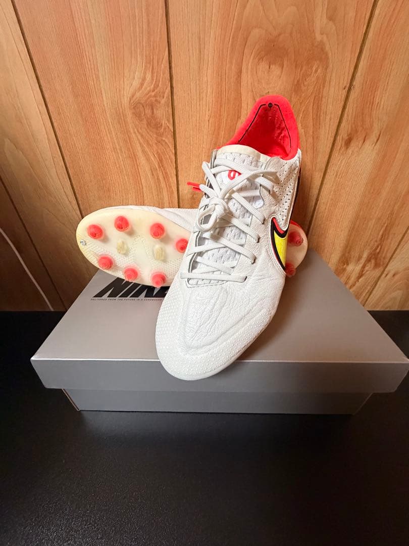 ナイキ ティエンポ レジェンド 9 エリート HG