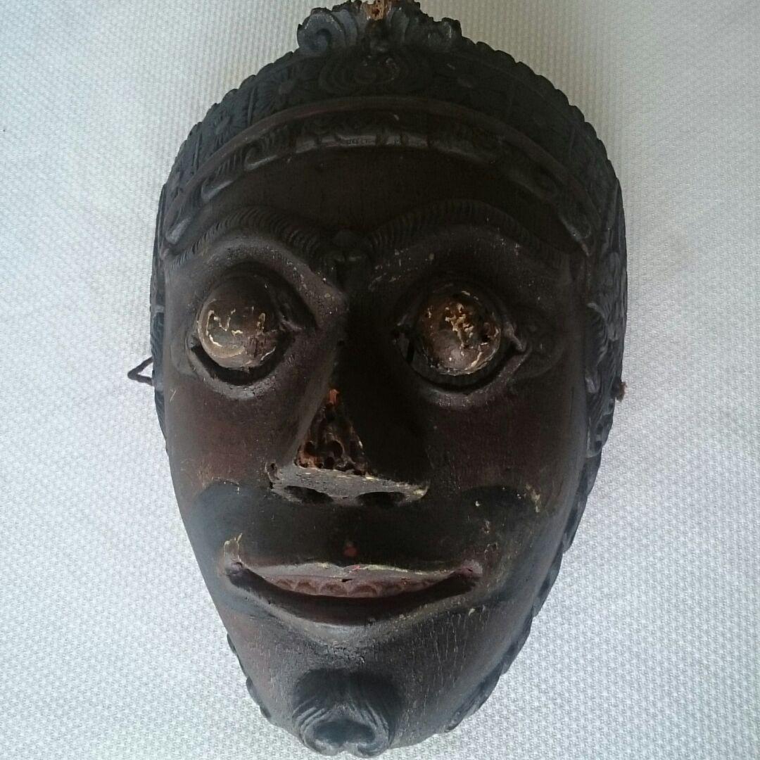 インドネシアの魔除けの面