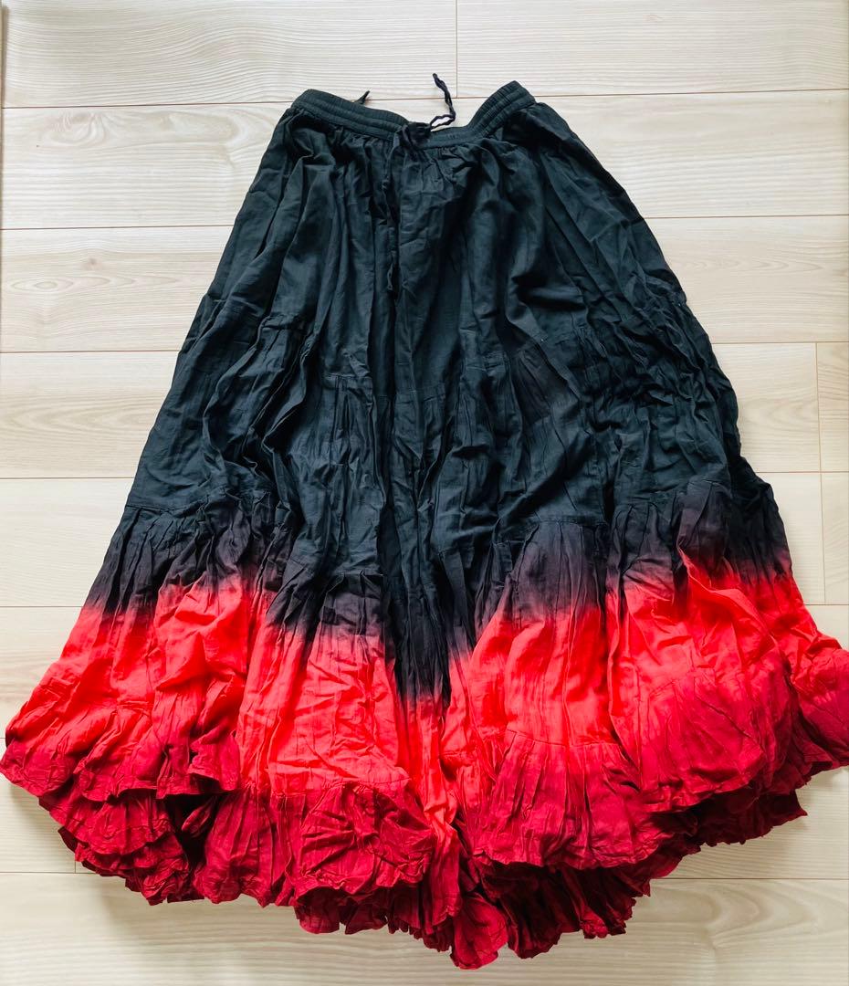 赤と黒のグラデーション　ジプシースカート