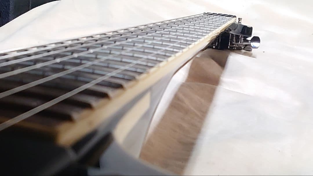 Cort KX1X フレイムメイプルトップ EMGピックアップ ソフトケース付き