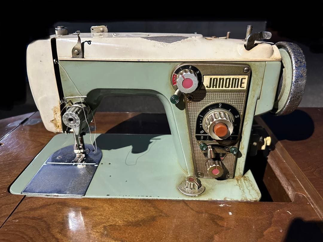 【昭和レトロ】ジャノメミシン　FZ-560型　ジャノメカム24個付属版　ジグザグ