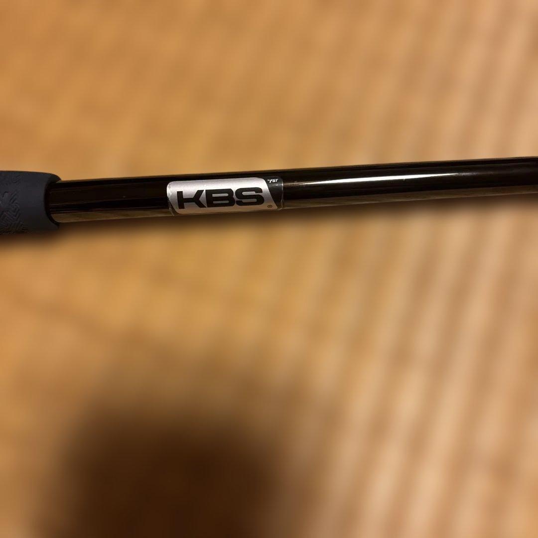 テーラーメイドTPトラストミッドナイトブルーパターB3TC 33インチ