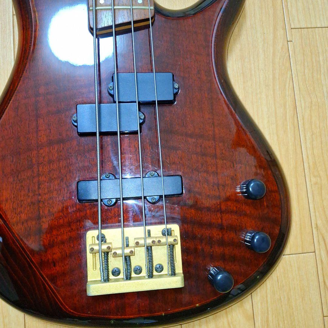 ベース　アイバニーズ