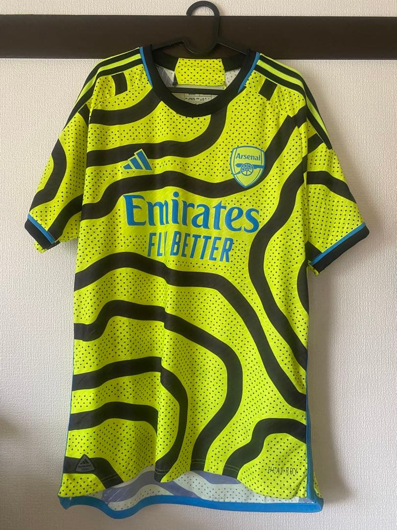 アーセナル イエロージャージ 波模様