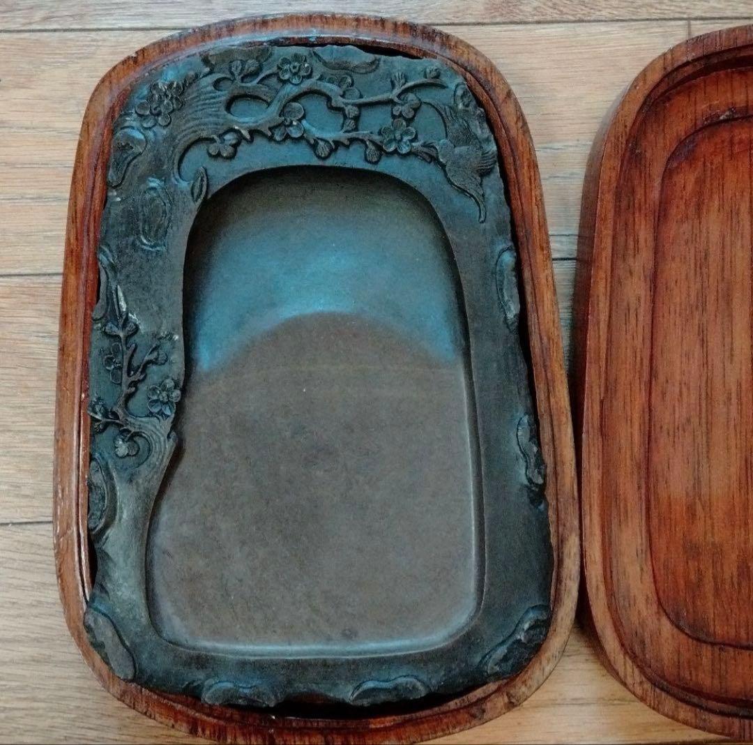 中国骨董大きめ端州石硯【中国端渓梅花坑四辺細工彫刻梅鶯図貴重紫端古硯】唐木硯箱付