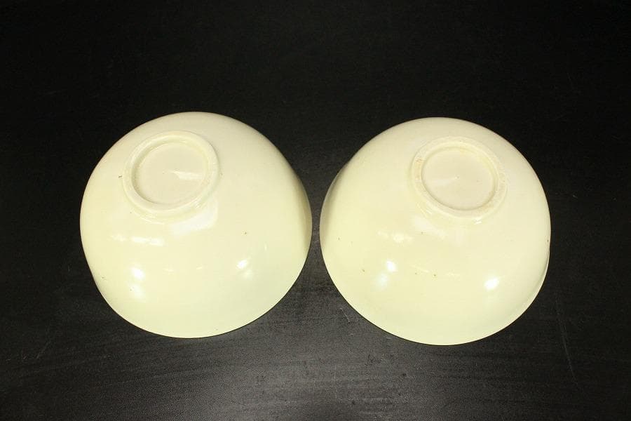 中国美術 白磁 刻 花紋 碗 一対(A281)