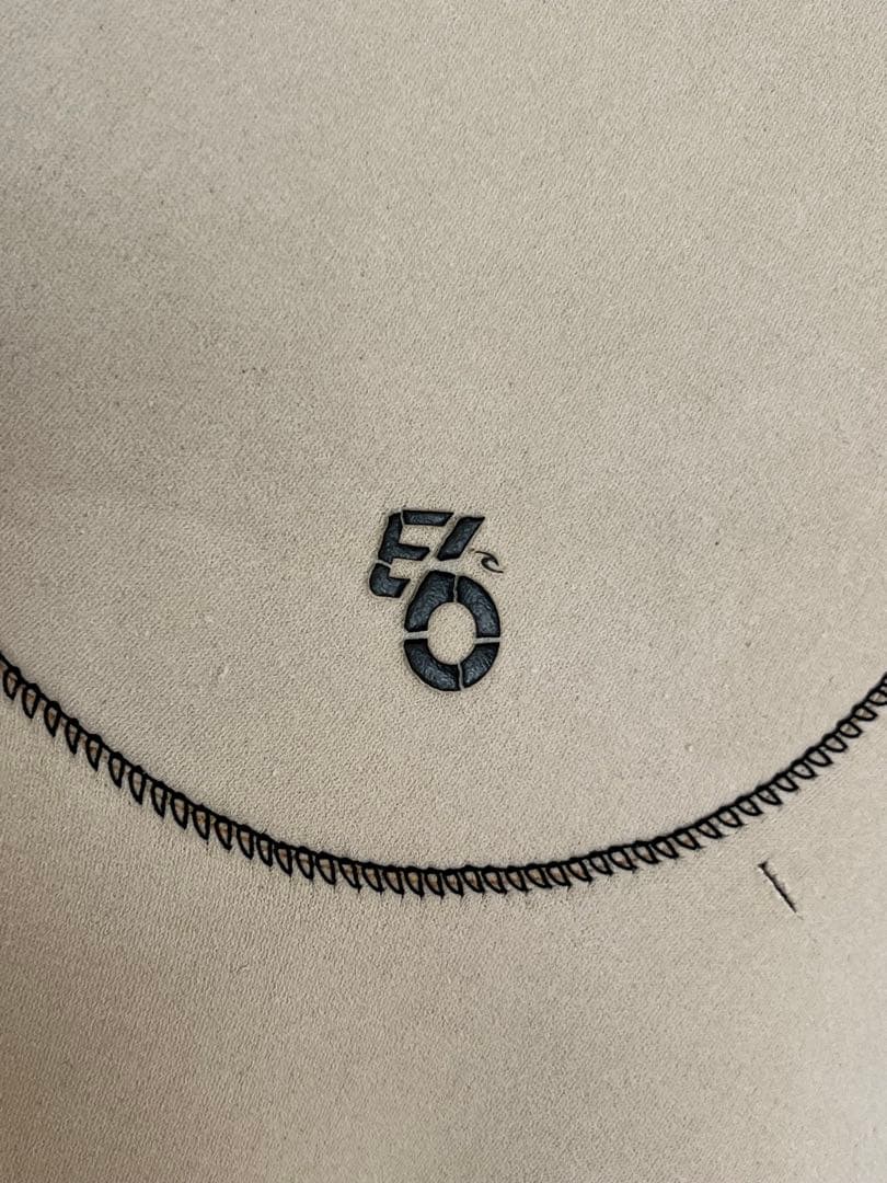 リップカールE6 ウェットスーツ　シーガル2×2