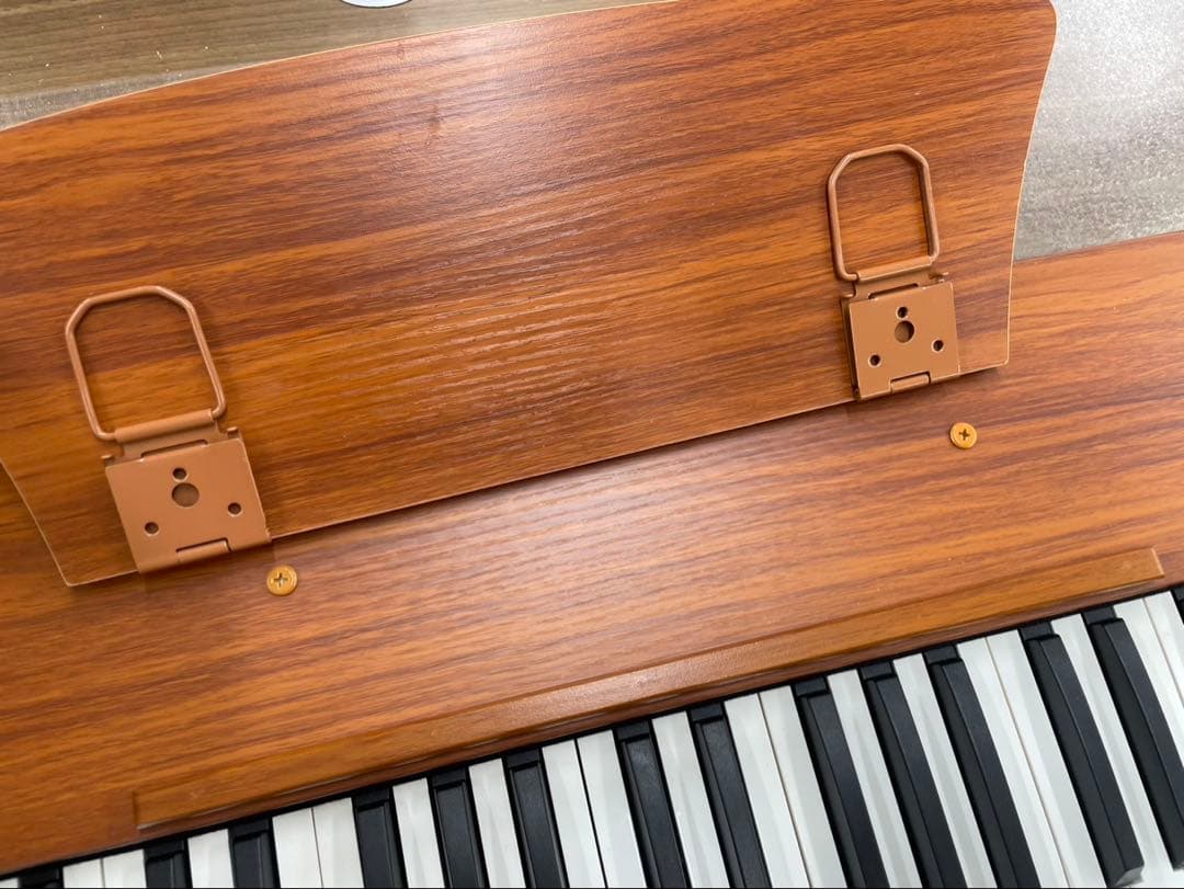 スタンド付き　電子ピアノ88鍵盤　木目調ボディ　ウォールナット