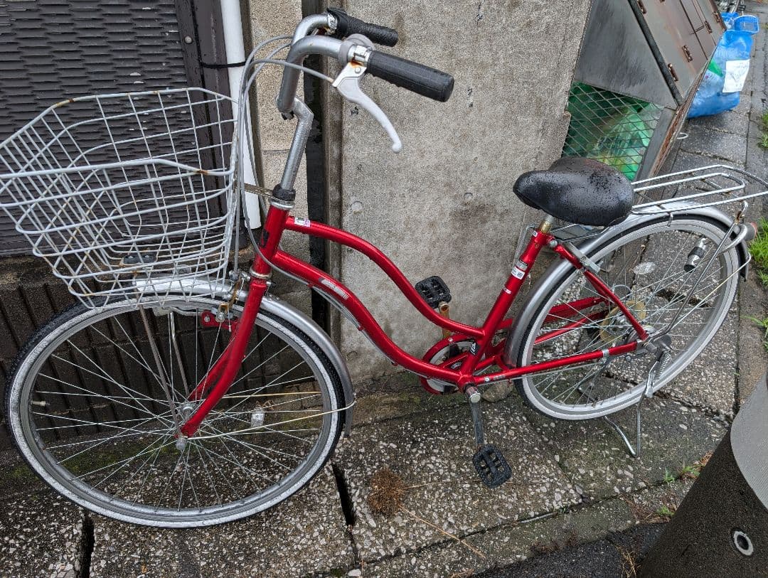 【引き取り限定】赤いシティサイクル 前カゴ付き　変速付き　26インチ