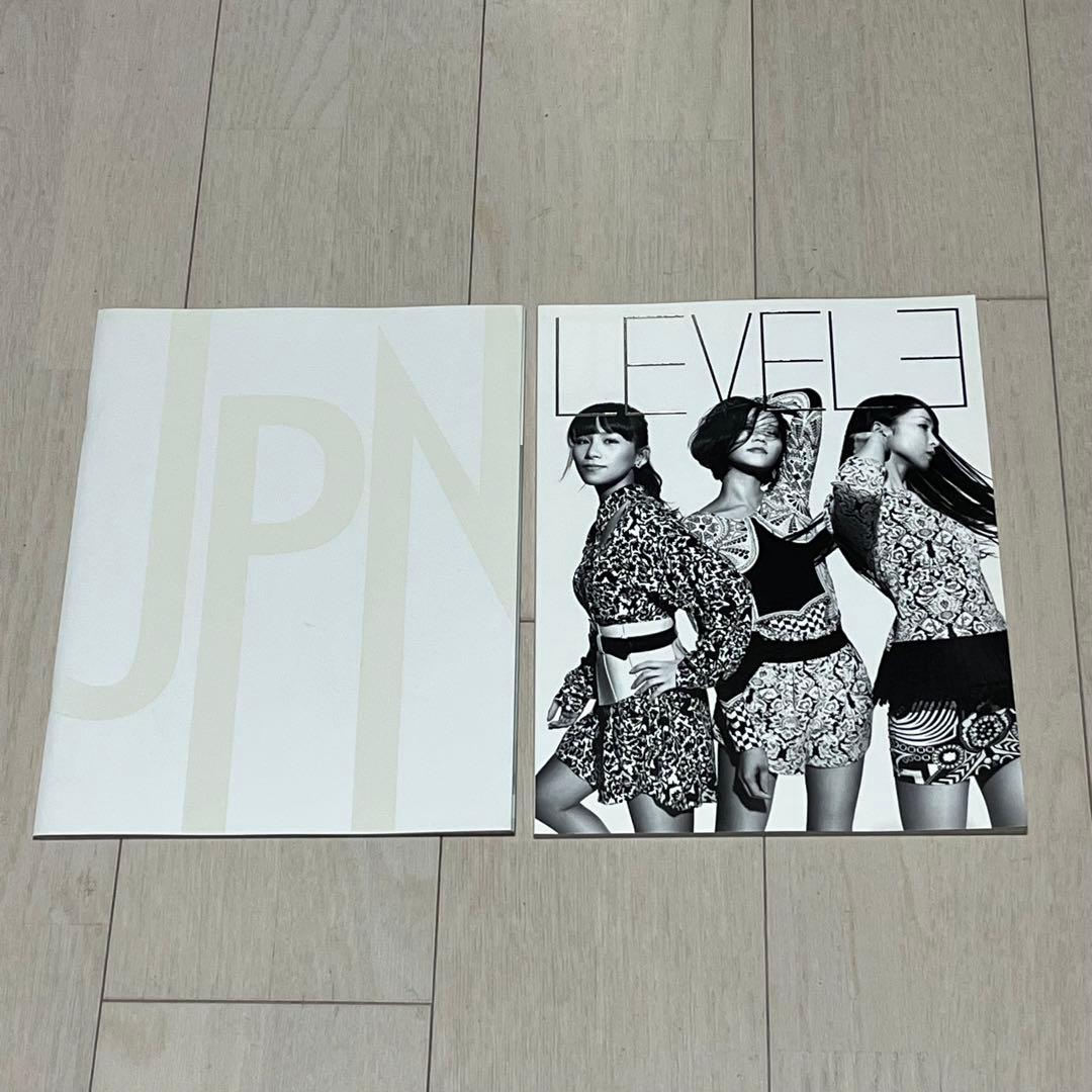 Perfume 写真集7冊、ツアーパンフレット9冊、書籍1冊　パフューム