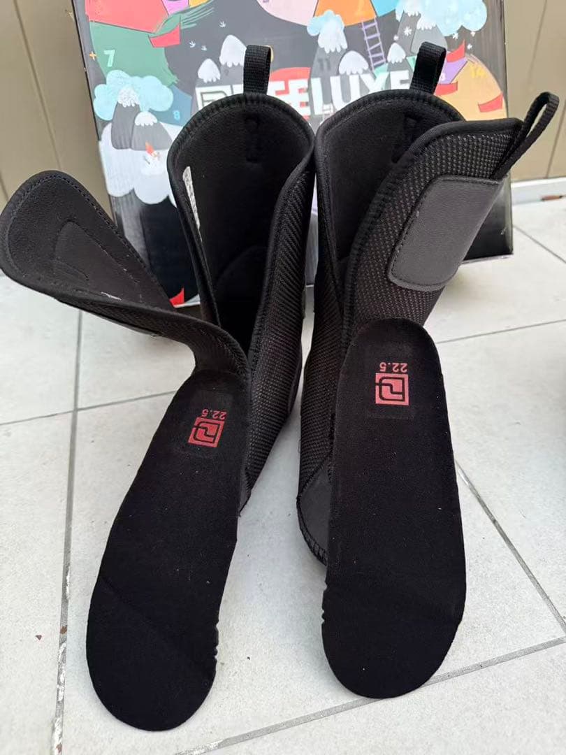 DEELUXE 子ども用スノーボードブーツ　22.5cm