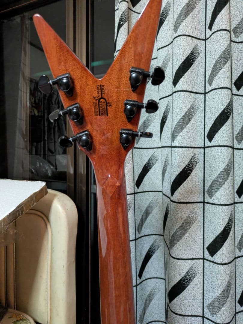 M*3様 変形ギター エレキギター グリーンサンバースト　ノーブランド