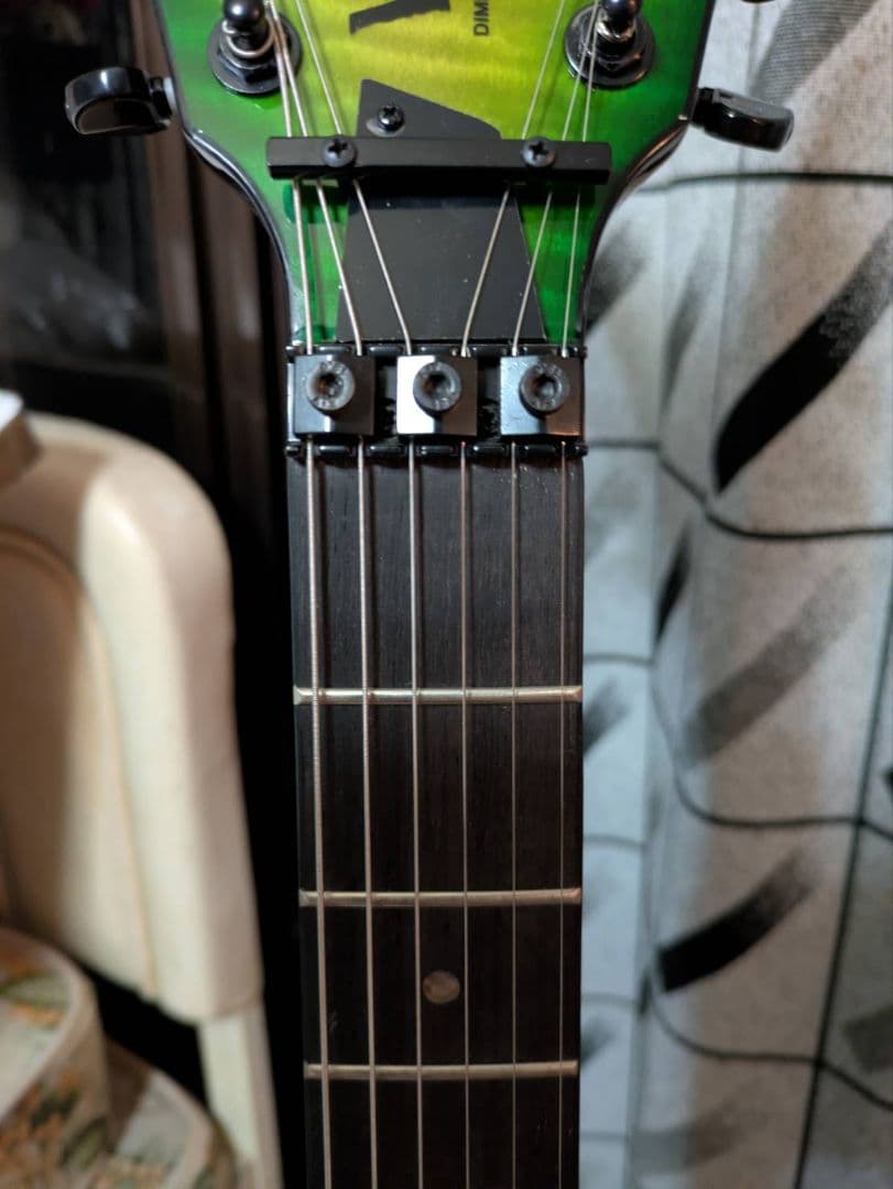 M*3様 変形ギター エレキギター グリーンサンバースト　ノーブランド