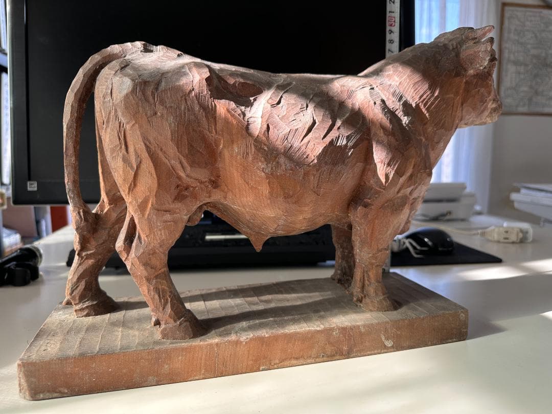 手彫り　牛