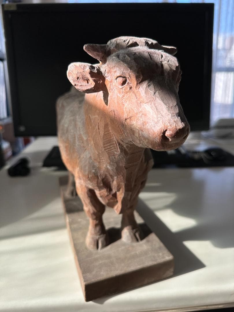 手彫り　牛