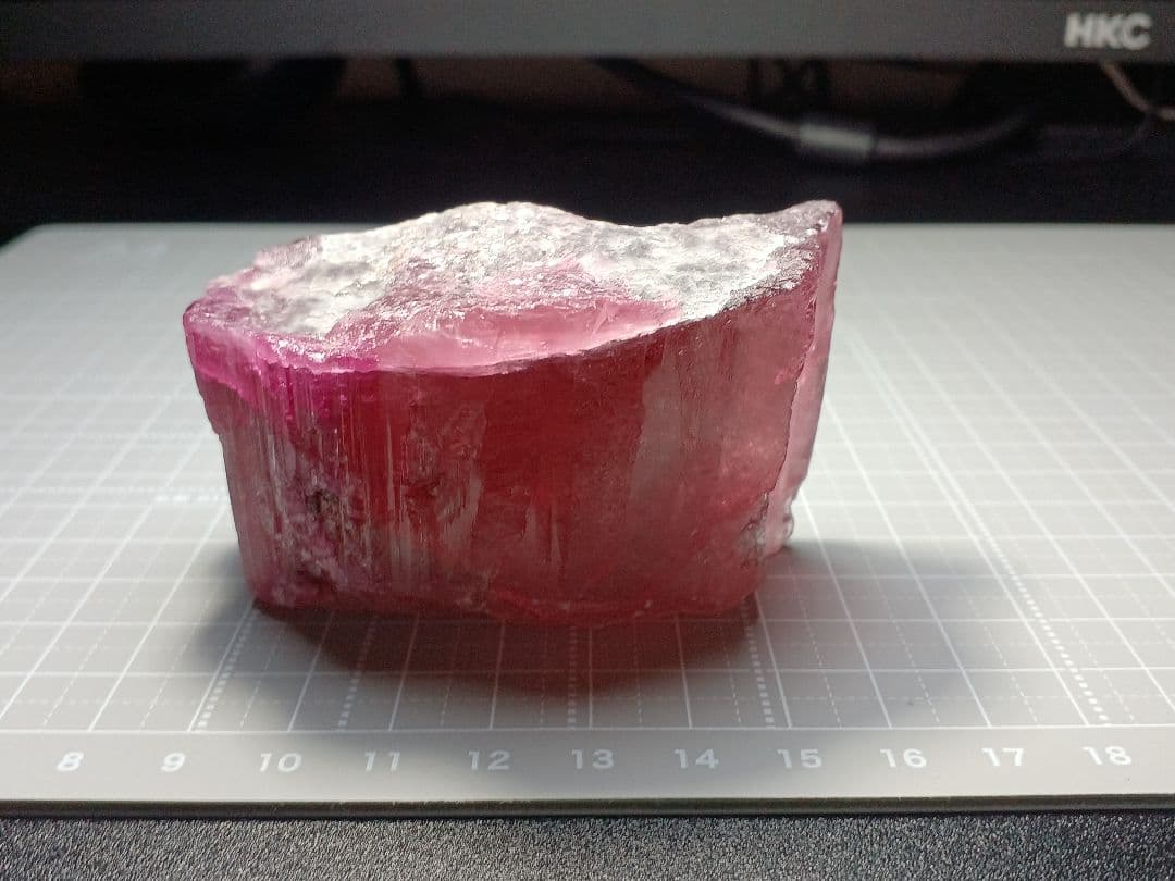 ピンクトルマリン　大型結晶　215g　原石　鉱物標本