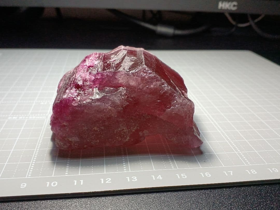 ピンクトルマリン　大型結晶　215g　原石　鉱物標本