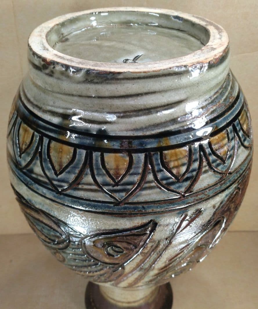 【本物保証】金城次郎 壷屋焼 海老魚紋壷(海老2魚2）共箱 人間国宝 ｈ31㎝