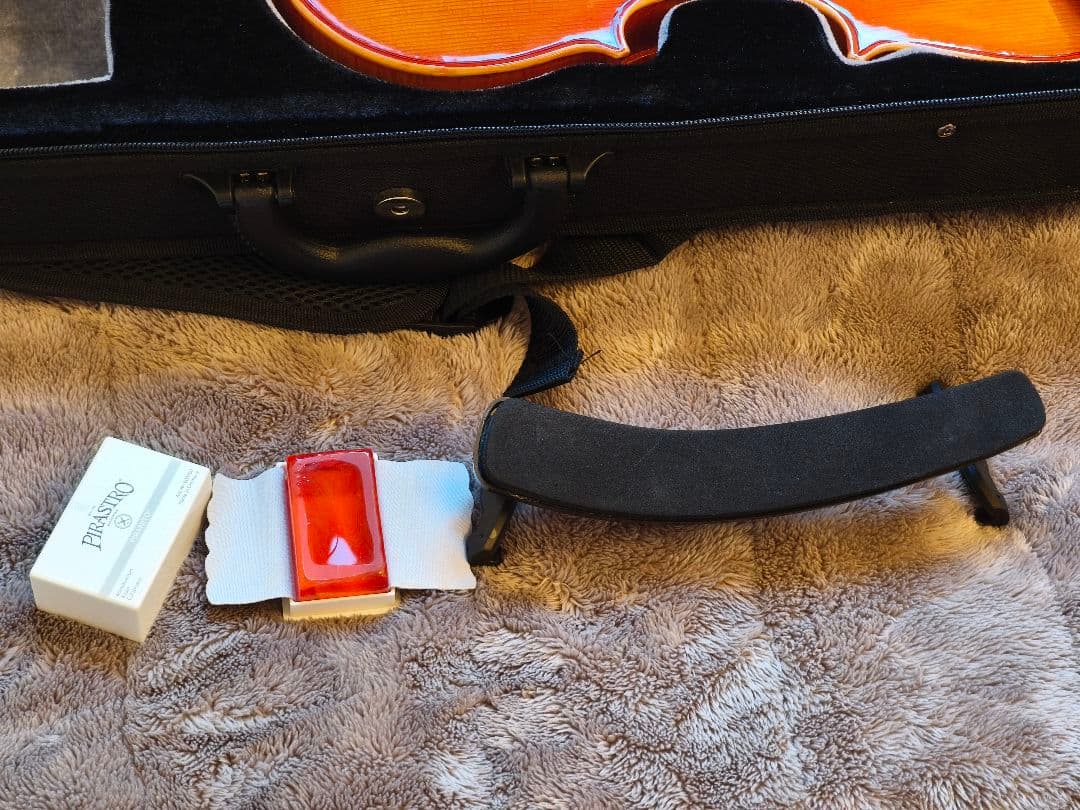 美品 4/4 バイオリン（裏板一枚板）弓・ケース・松脂・肩当てセット／すぐ演奏可