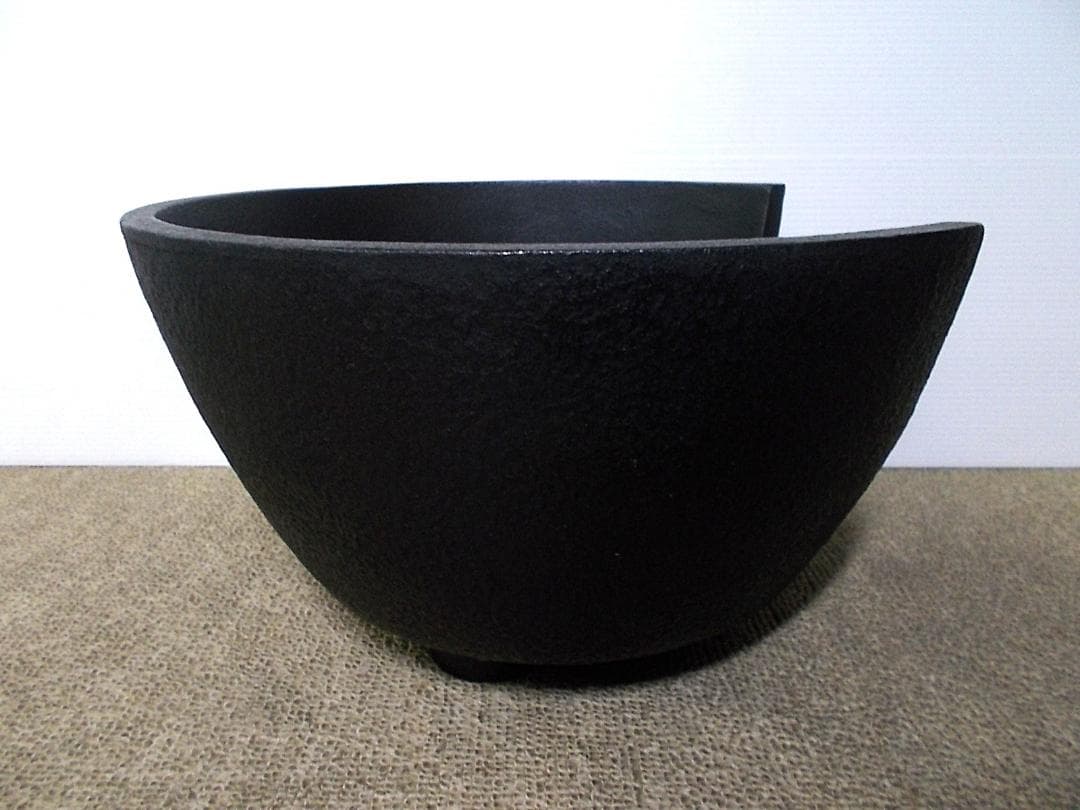 良品 未使用多数 茶道具 鉄鋳物 茶釜 五徳 風炉 釜環 おまけで織部敷板