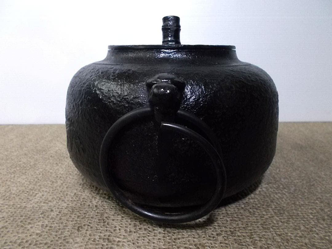 良品 未使用多数 茶道具 鉄鋳物 茶釜 五徳 風炉 釜環 おまけで織部敷板