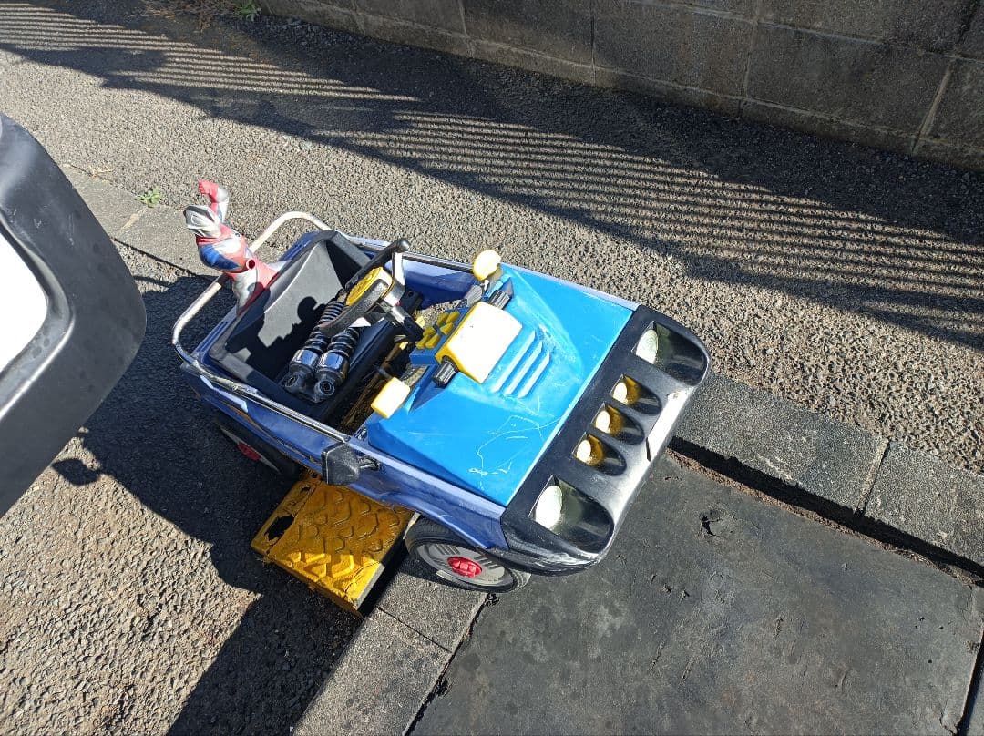 ペダルカー子供乗用車