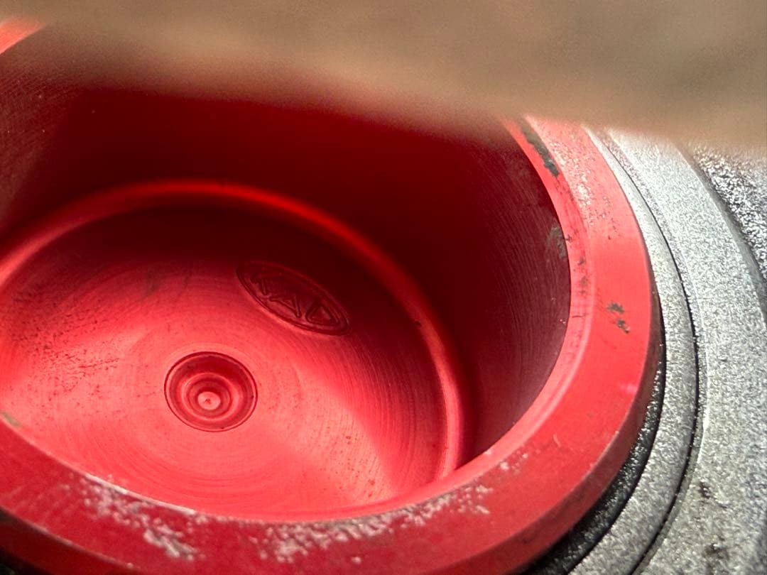 シルバーキャリパーブレーキ12インチ KAD赤いピストン