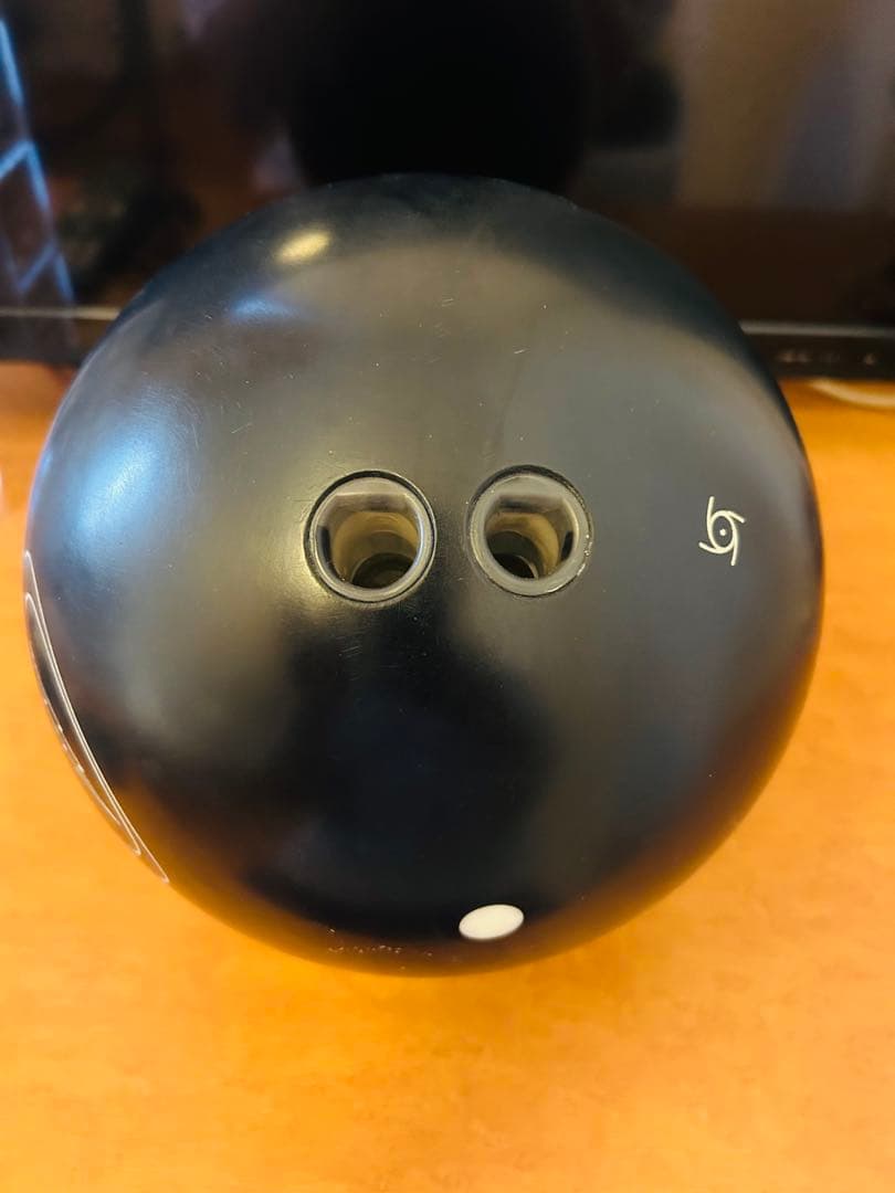 LEVEL STORM ボウリングボール 黒 2穴