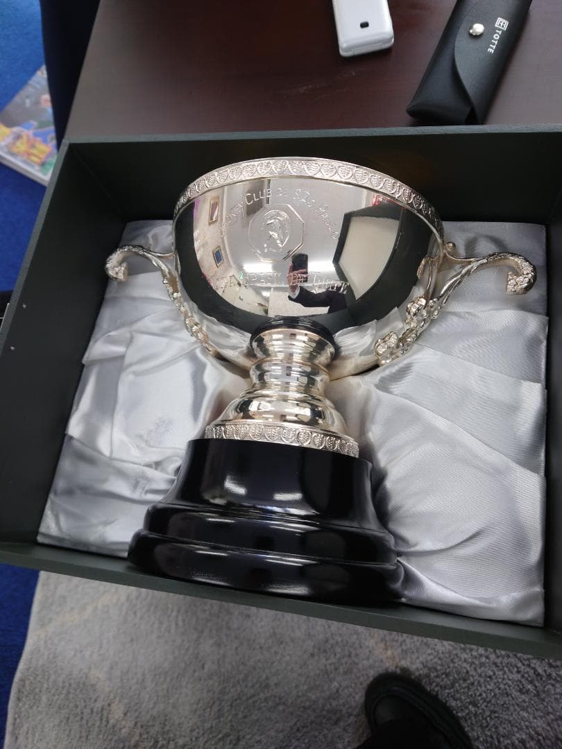 JRAオープン ブラジルカップ １着記念トロフィー