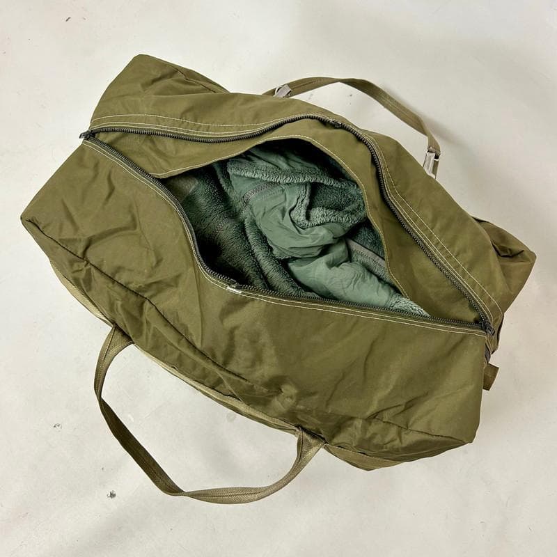 ま*さ様 【希少】フランス軍 AERAZUR パラシュートバッグ 65L 金属製