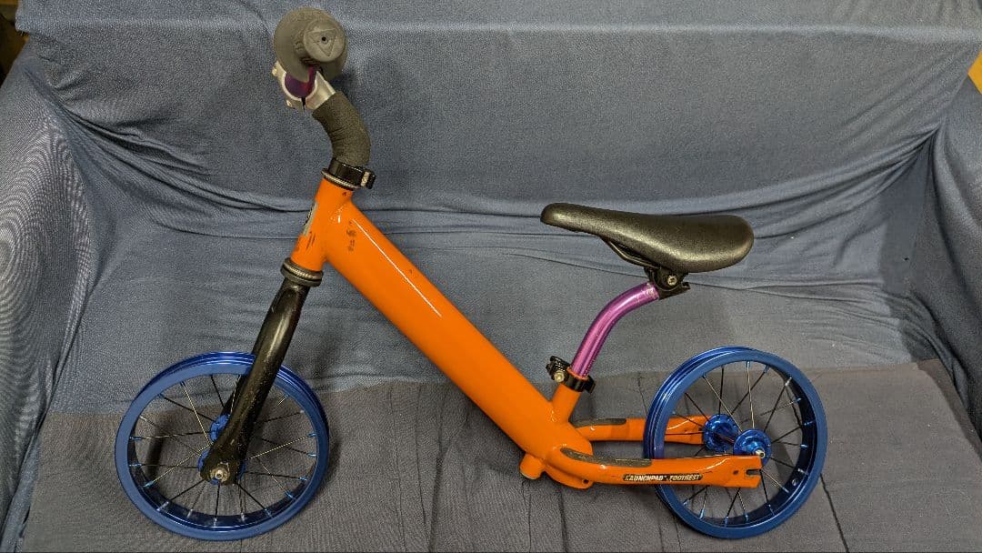 ストライダー　カスタムパーツ含　オレンジ　ダディラボホイール　極反り棒