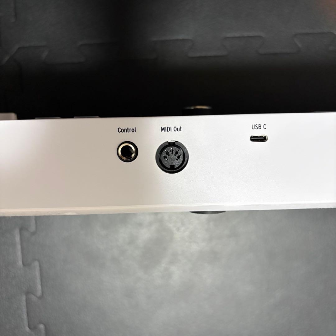 Arturia KeyLab Essential 49 MIDIコントローラー