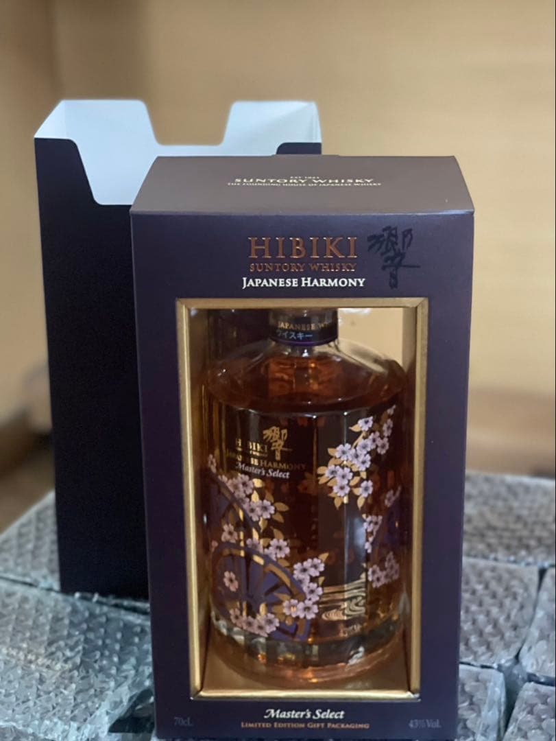 サントリー 響 マスターズセレクト 意匠ボトル