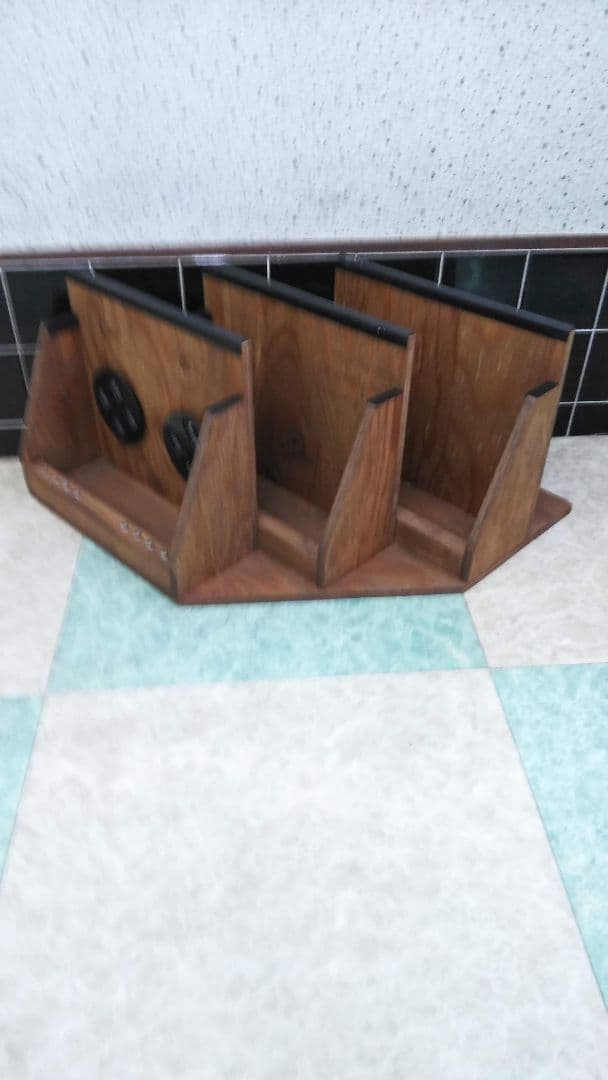 スノーボードスタンドラック　３本用　左側用　カラーウォルナット　　ハンドメイド