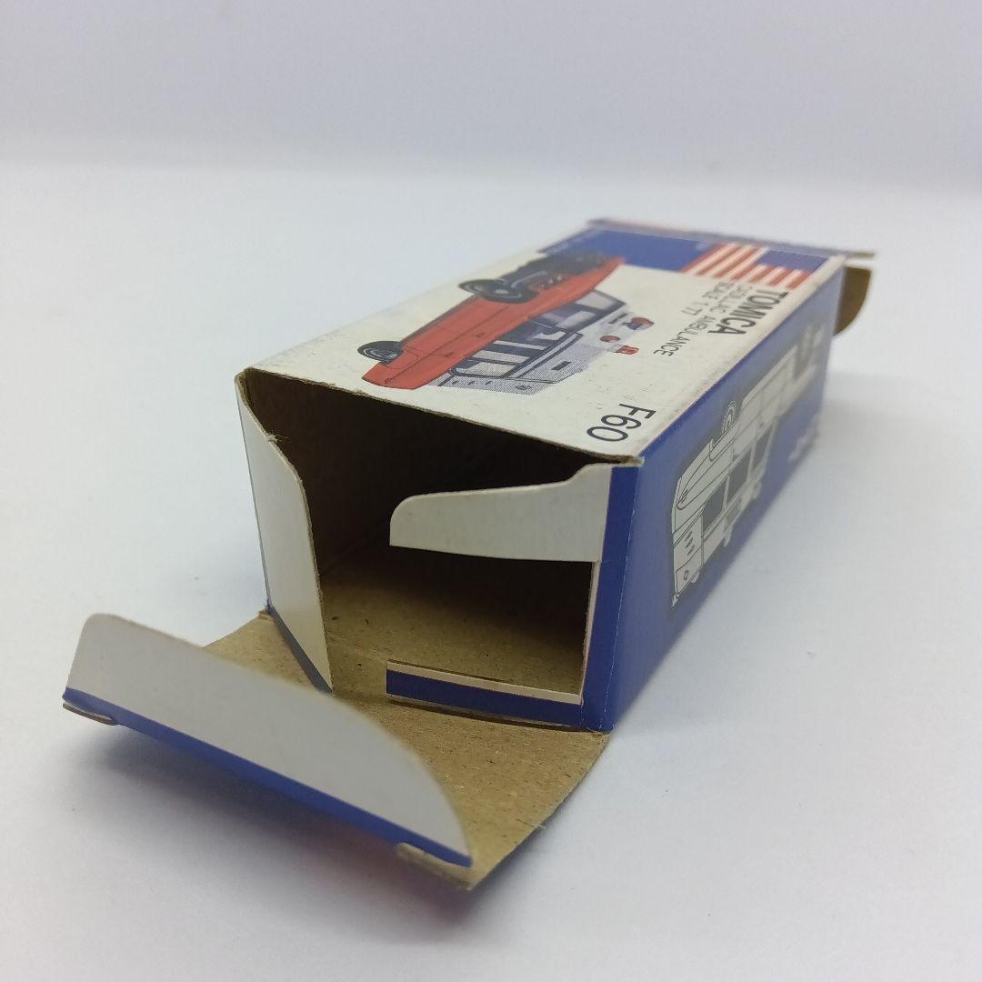 トミカ 青箱 日本製 F60 キャデラック救急車 ブルー