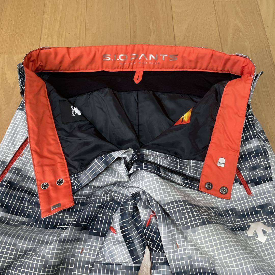 デサントDESCENTEスキーウェア　上下セット　デモチーム　中古　サイズL/O