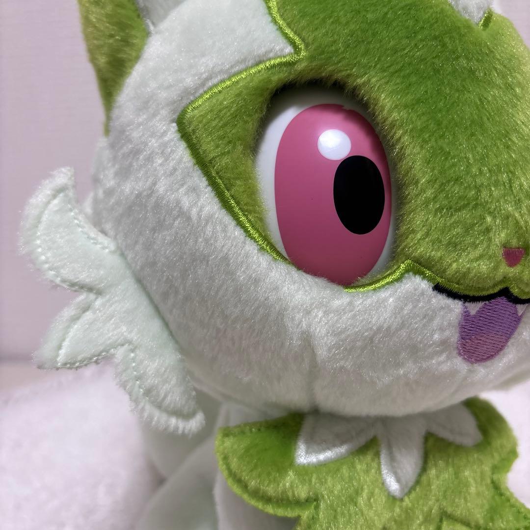 美品　ポケットモンスター なでてみつめてぱちくりニャオハ